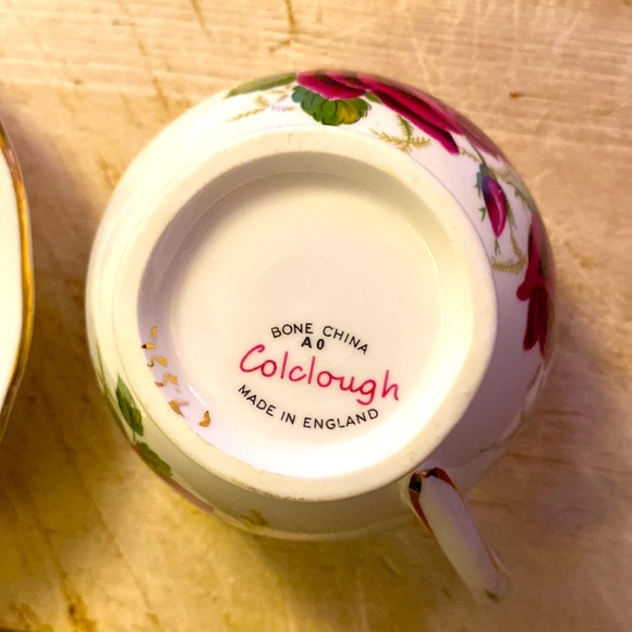 Colclough China tea cup and saucer - Picture 2 of 5